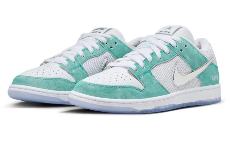 Men's Dunk Low x April Skateboards Turbo Green Shoes 0318